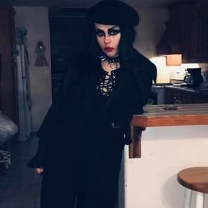 Meet your Posher, Debbie